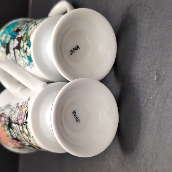 Vintage Set Of 2 Floral Just Married Wedding Footed Coffee Cups. - Picture 8 of 9